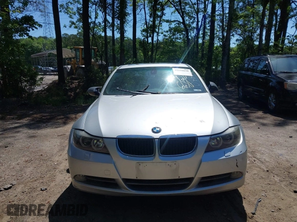 2008 BMW 3 Series 328xi с VIN WBAVC935X8K044268, выставлен на аукционе IAAI как лот 42116630 с пробегом 137 739 миль миль и . История ставок и продаж доступна на DreamBid. Изображение 11.