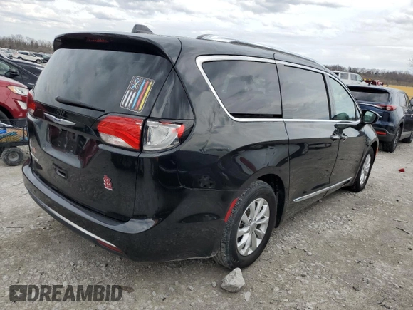 2018 Chrysler Pacifica Touring L Plus z VIN 2C4RC1EG0JR130216, wystawiony jako Copart lot #50778905 z przebiegiem 96 130 mil mil oraz Szkoda całkowita • Salvage title. Historia ofert i sprzedaży dostępna na DreamBid. Obrazek 3.