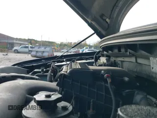 2005 Ford F-150 XL z VIN 1FTRF125X5NB52513, wystawiony jako IAAI lot #43476471 z przebiegiem 222 967 mil mil oraz . Historia ofert i sprzedaży dostępna na DreamBid. Obrazek 13.