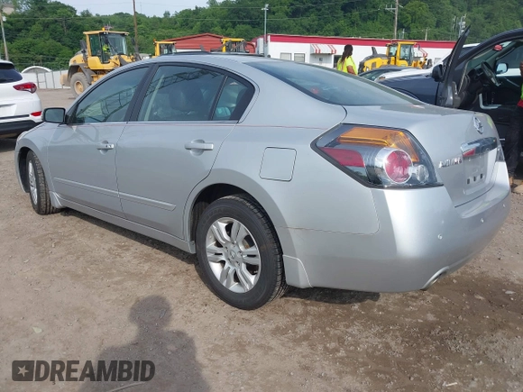 2012 Nissan Altima S z VIN 1N4AL2AP5CN455281, wystawiony jako IAAI lot #42369506 z przebiegiem 69 440 mil mil oraz . Historia ofert i sprzedaży dostępna na DreamBid. Obrazek 3.