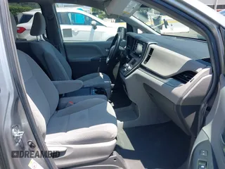 2018 Toyota Sienna LE Auto Access Seat с VIN 5TDKZ3DCXJS937151, выставлен на аукционе IAAI как лот 42396520 с пробегом 66 947 миль миль и . История ставок и продаж доступна на DreamBid. Изображение 5.