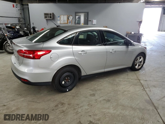 2018 Ford Focus SE z VIN 1FADP3FE0JL239152, wystawiony jako Copart lot #56789355 z przebiegiem 148 802 mil mil oraz Czysty tytuł • Clean title. Historia ofert i sprzedaży dostępna na DreamBid. Obrazek 3.