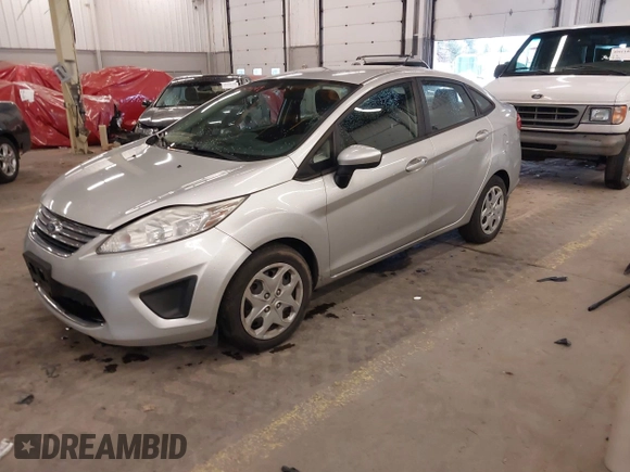 2011 Ford Fiesta SE with VIN 3FADP4BJ0BM226393, listed as a IAAI auction lot 41594149 with 88,145 mi miles. Bid and sale history available at carsss.com. Image 2.