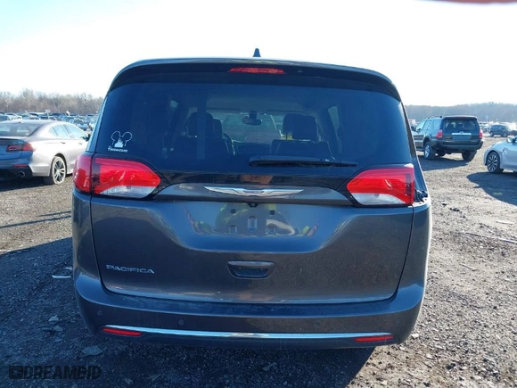 2018 Chrysler Pacifica Touring L with VIN 2C4RC1BG0JR127949, listed as a IAAI auction lot 41345859 with NaN miles. Bid and sale history available at carsss.com. Image 17.