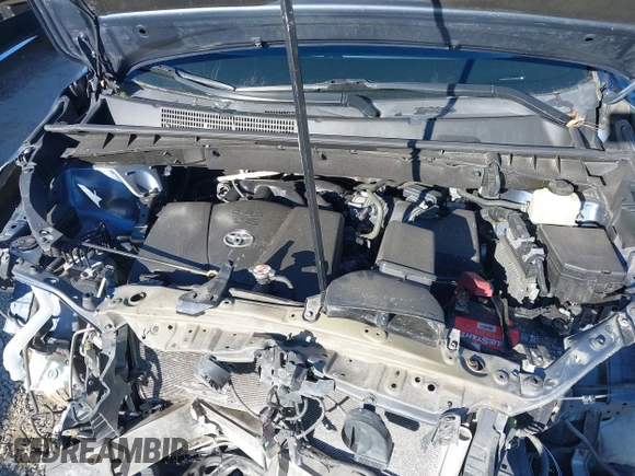 2018 Toyota Highlander LE with VIN 5TDBZRFH2JS818635, listed as a IAAI auction lot 41363485 with 120,948 mi miles and . Bid and sale history available at DreamBid. Image 10.
