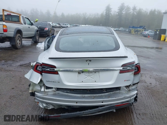2014 Tesla Model S 60 with VIN 5YJSA1H18EFP30143, listed as a IAAI auction lot 42190505 with Not provided miles and . Bid and sale history available at DreamBid. Image 15.