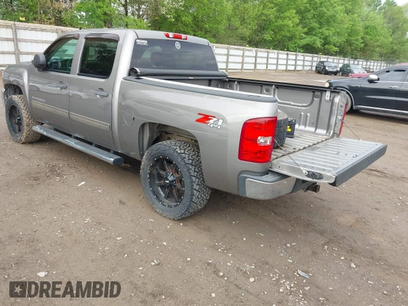 2013 Chevrolet Silverado 1500 LT with VIN 3GCPKSE78DG246175, listed as a IAAI auction lot 42106648 with 161,940 mi miles. Bid and sale history available at carsss.com. Image 3.