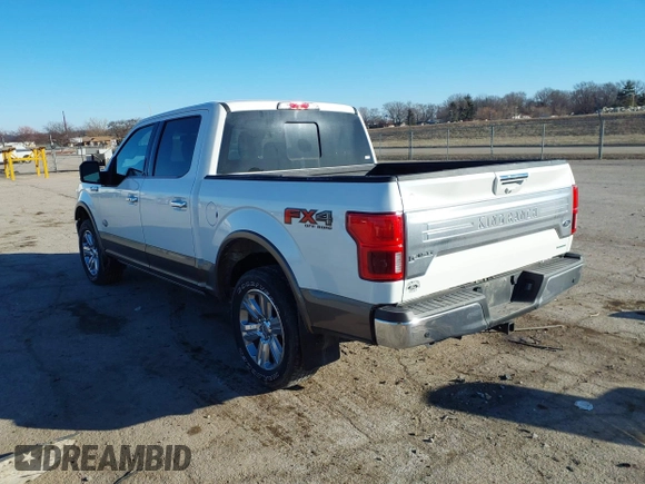 2020 Ford F-150 XL z VIN 1FTEW1E4XLFB47417, wystawiony jako IAAI lot #41431301 z przebiegiem 55 600 mil mil oraz . Historia ofert i sprzedaży dostępna na DreamBid. Obrazek 3.