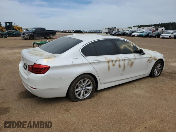 2016 BMW 5 Series 528i z VIN WBA5A5C50GG353800, wystawiony jako Copart lot #50922515 z przebiegiem 151 478 mil mil oraz Szkoda całkowita • Salvage title. Historia ofert i sprzedaży dostępna na DreamBid. Obrazek 3.