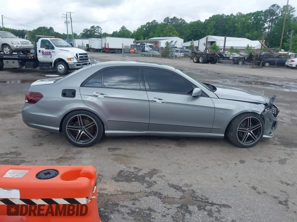 2012 Mercedes-Benz E 350 Luxury z VIN WDDHF8JB5CA601960, wystawiony jako IAAI lot #42274484 z przebiegiem 223 569 mil mil oraz . Historia ofert i sprzedaży dostępna na DreamBid. Obrazek 12.