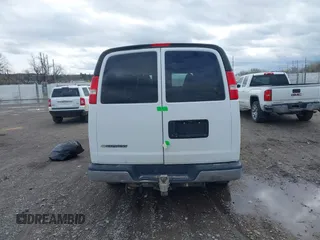 2018 Chevrolet Express Passenger LT z VIN 1GAZGPFG0J1329933, wystawiony jako IAAI lot #42116300 z przebiegiem 114 269 mil mil oraz . Historia ofert i sprzedaży dostępna na DreamBid. Obrazek 16.