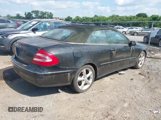 2005 Mercedes-Benz CLK 320 с VIN WDBTK65GX5T049212, выставлен на аукционе IAAI как лот 42661855 с пробегом Не указан миль и . История ставок и продаж доступна на DreamBid. Изображение 4.