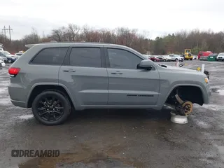 2020 Jeep Grand Cherokee Altitude z VIN 1C4RJFAG1LC207857, wystawiony jako IAAI lot #41932217 z przebiegiem 56 529 mil mil oraz . Historia ofert i sprzedaży dostępna na DreamBid. Obrazek 13.