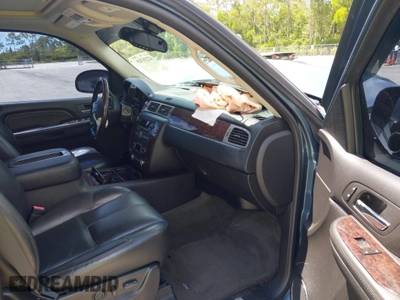 2008 GMC Yukon Denali with VIN 1GKFK638X8J182289, listed as a IAAI auction lot 42238305 with 163,948 mi miles and . Bid and sale history available at DreamBid. Image 5.