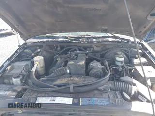 2002 GMC Sonoma SLS with VIN 1GTCS195628114990, listed as a IAAI auction lot 41862132 with 260,241 mi miles. Bid and sale history available at carsss.com. Image 10.