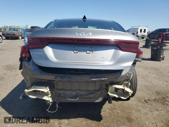 2022 Kia Forte LXS with VIN 3KPF24ADXNE424507, listed as a Copart auction lot 52427235 with 57,205 mi miles and Salvage Title. Bid and sale history available at DreamBid. Image 6.