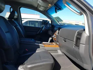 2011 Nissan Titan SL with VIN 1N6BA0EC5BN307529, listed as a IAAI auction lot 41729522 with 221,260 mi miles. Bid and sale history available at carsss.com. Image 5.