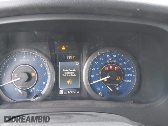 2018 Toyota Sienna L with VIN 5TDZZ3DC4JS945535, listed as a IAAI auction lot 42219652 with 129,059 mi miles and . Bid and sale history available at DreamBid. Image 7.