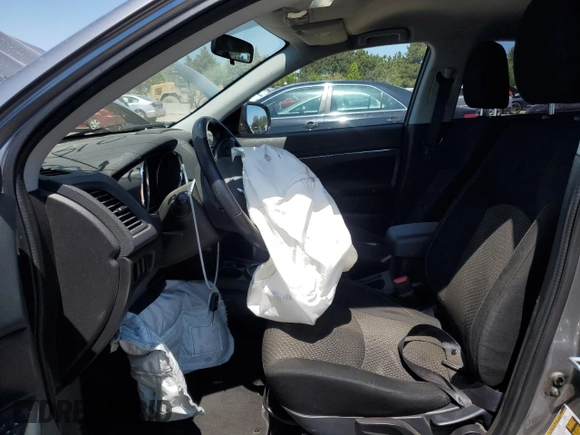 2016 Mitsubishi Outlander ES z VIN JA4AR3AU7GZ027998, wystawiony jako Copart lot #56218135 z przebiegiem Nie podano mil oraz Szkoda całkowita • Salvage title. Historia ofert i sprzedaży dostępna na DreamBid. Obrazek 7.