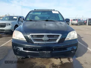 2005 Kia Sorento LX with VIN KNDJD733055359236, listed as a IAAI auction lot 41681533 with 204,755 mi miles. Bid and sale history available at carsss.com. Image 12.