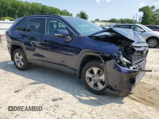 2022 Toyota RAV4 XLE z VIN 2T3P1RFV1NW282106, wystawiony jako Copart lot #61393295 z przebiegiem 46 035 mil mil oraz Szkoda całkowita • Salvage title. Historia ofert i sprzedaży dostępna na DreamBid. Obrazek 4.