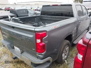 2019 Chevrolet Silverado 1500 LT with VIN 3GCPYDEK1KG242867, listed as a IAAI auction lot 41342133 with 119,442 mi miles. Bid and sale history available at carsss.com. Image 4.