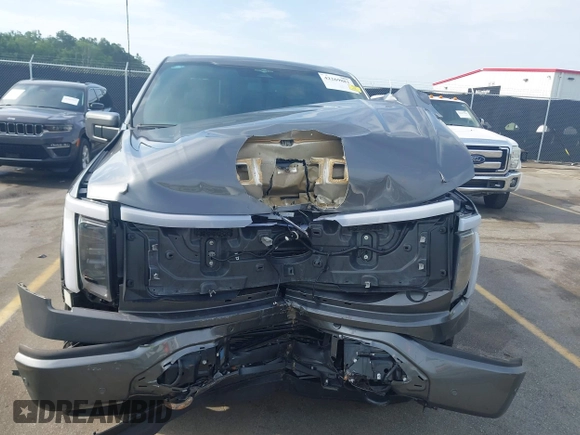 2023 Ford F-150 Lightning Pro с VIN 1FT6W1EVXPWG49668, выставлен на аукционе IAAI как лот 42269881 с пробегом 15 012 миль миль и . История ставок и продаж доступна на DreamBid. Изображение 12.