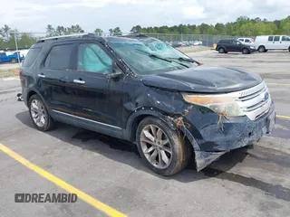 2015 Ford Explorer XLT with VIN 1FM5K7D8XFGB65056, listed as a IAAI auction lot 41853285 with 131,533 mi miles and . Bid and sale history available at carsss.com. Image 1.