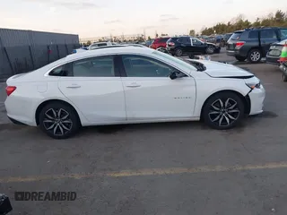 2018 Chevrolet Malibu LT z VIN 1G1ZD5ST2JF275375, wystawiony jako IAAI lot #41436503 z przebiegiem 87 319 mil mil oraz . Historia ofert i sprzedaży dostępna na DreamBid. Obrazek 14.