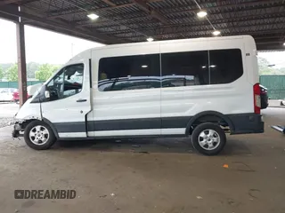 2020 Ford Transit Passenger XL z VIN 1FBAX2C83LKA24741, wystawiony jako IAAI lot #42456148 z przebiegiem Nie podano mil oraz . Historia ofert i sprzedaży dostępna na DreamBid. Obrazek 15.