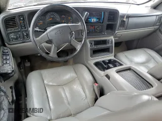 2003 Chevrolet Tahoe Z71 z VIN 1GNEK13Z13R301464, wystawiony jako Copart lot #53905395 z przebiegiem 165 360 mil mil oraz Szkoda całkowita • Salvage title. Historia ofert i sprzedaży dostępna na DreamBid. Obrazek 8.