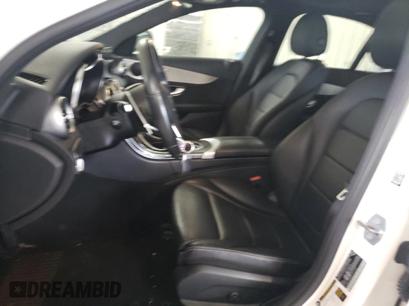 2019 Mercedes-Benz C 300 z VIN 55SWF8EB8KU321336, wystawiony jako Copart lot #54415305 z przebiegiem 90 670 mil mil oraz Szkoda całkowita • Salvage title. Historia ofert i sprzedaży dostępna na DreamBid. Obrazek 7.