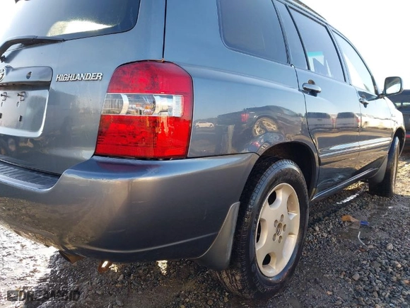 2005 Toyota Highlander with VIN JTEDP21A850067867, listed as a IAAI auction lot 41440593 with 285,688 mi miles. Bid and sale history available at carsss.com. Image 6.
