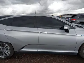2019 Honda Clarity with VIN JHMZC5F17KC000007, listed as a IAAI auction lot 41722099 with Not Provided miles. Bid and sale history available at carsss.com. Image 12.