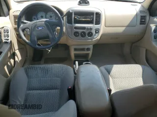 2004 Ford Escape XLT with VIN 1FMCU03134KB53192, listed as a Copart auction lot 62178075 with 223,637 mi miles and Salvage title. Bid and sale history available at DreamBid. Image 8.