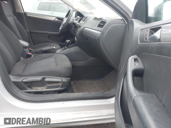 2015 Volkswagen Jetta SE с VIN 3VWD17AJ2FM354359, выставлен на аукционе IAAI как лот 41665595 с пробегом 155 748 миль миль и . История ставок и продаж доступна на DreamBid. Изображение 5.