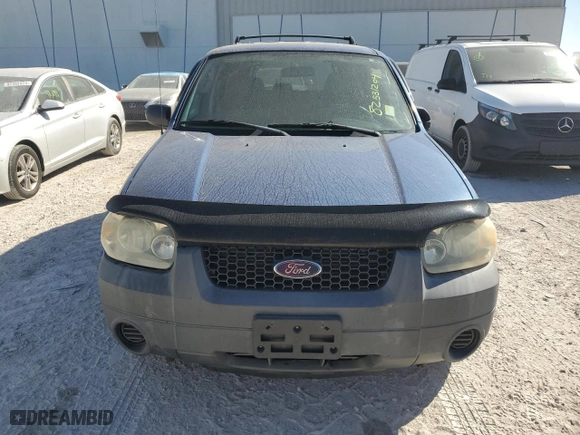 2007 Ford Escape XLS with VIN 1FMYU92Z87KA89317, listed as a Copart auction lot 82531204 with 110,686 mi miles and Salvage Title. Bid and sale history available at carsss.com. Image 5.