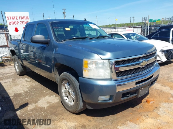 2011 Chevrolet Silverado 1500 LT with VIN 3GCPKSE3XBG265420, listed as a IAAI auction lot 42077697 with 267,658 mi miles and . Bid and sale history available at DreamBid. Image 1.