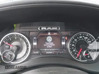 2019 Ram 2500 Laramie with VIN 3C6UR5FJ6KG574757, listed as a IAAI auction lot 41808297 with 33,981 mi miles. Bid and sale history available at carsss.com. Image 7.