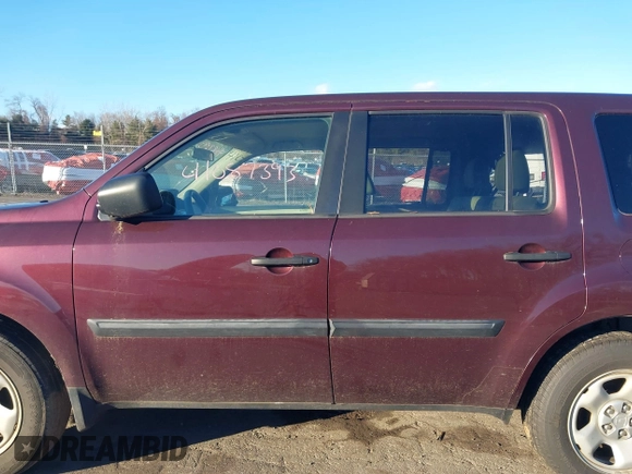 2015 Honda Pilot LX with VIN 5FNYF4H29FB052414, listed as a IAAI auction lot 41087393 with Not Provided miles. Bid and sale history available at carsss.com. Image 14.