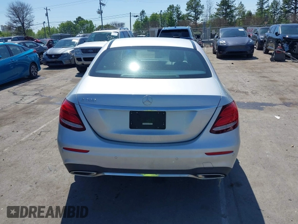 2018 Mercedes-Benz E-Class E 300 with VIN WDDZF4JB0JA472648, listed as a IAAI auction lot 41843995 with 128,590 mi miles. Bid and sale history available at carsss.com. Image 16.