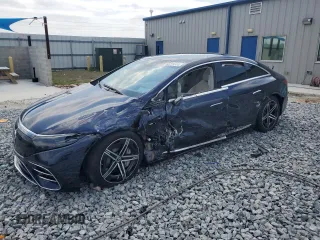 2022 Mercedes-Benz EQS 580 z VIN W1KCG4EB1NA021781, wystawiony jako Copart lot #53314125 z przebiegiem 22 867 mil mil oraz Nie do naprawy. Historia ofert i sprzedaży dostępna na DreamBid. Obrazek 1.