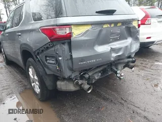 2019 Chevrolet Traverse LT Cloth with VIN 1GNEVGKW9KJ106775, listed as a IAAI auction lot 41223117 with 61,283 mi miles. Bid and sale history available at carsss.com. Image 6.