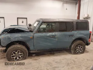 2022 Ford Bronco z VIN 1FMEE5DP8NLB54954, wystawiony jako IAAI lot #42038688 z przebiegiem 45 182 mil mil oraz . Historia ofert i sprzedaży dostępna na DreamBid. Obrazek 14.