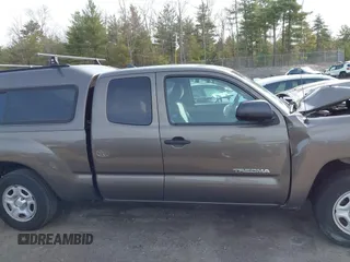 2014 Toyota Tacoma z VIN 5TFTX4CN3EX045892, wystawiony jako IAAI lot #42042571 z przebiegiem 70 445 mil mil oraz . Historia ofert i sprzedaży dostępna na DreamBid. Obrazek 13.