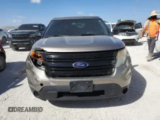 2014 Ford Utility Police Interceptor with VIN 1FM5K8AR8EGB43915, listed as a Copart auction lot 73927404 with 0 mi miles and Non Repairable. Bid and sale history available at carsss.com. Image 5.