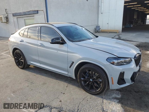 2024 BMW X4 M40i z VIN 5UX43DT03R9X53900, wystawiony jako Copart lot #87204324 z przebiegiem 8 410 mil mil oraz Szkoda całkowita • Salvage title. Historia ofert i sprzedaży dostępna na DreamBid. Obrazek 4.