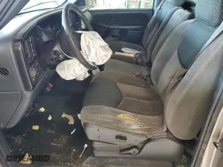 2000 Chevrolet Silverado 1500 LS with VIN 1GCEK14T9YE121960, listed as a Copart auction lot 88673705 with 253,655 mi miles and Salvage Title. Bid and sale history available at carsss.com. Image 7.