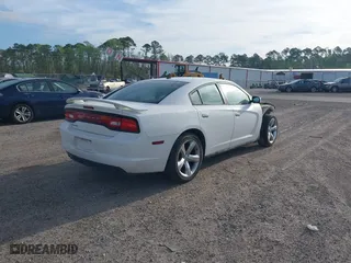 2011 Dodge Charger SE with VIN 2B3CL3CG3BH506825, listed as a IAAI auction lot 41882433 with 209,712 mi miles. Bid and sale history available at carsss.com. Image 4.