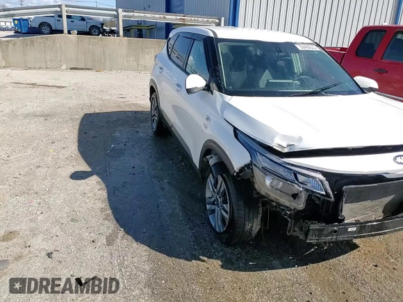 2021 Kia Seltos LX z VIN KNDEPCAA7M7082459, wystawiony jako Copart lot #50494035 z przebiegiem 63 409 mil mil oraz Szkoda całkowita • Salvage title. Historia ofert i sprzedaży dostępna na DreamBid. Obrazek 14.